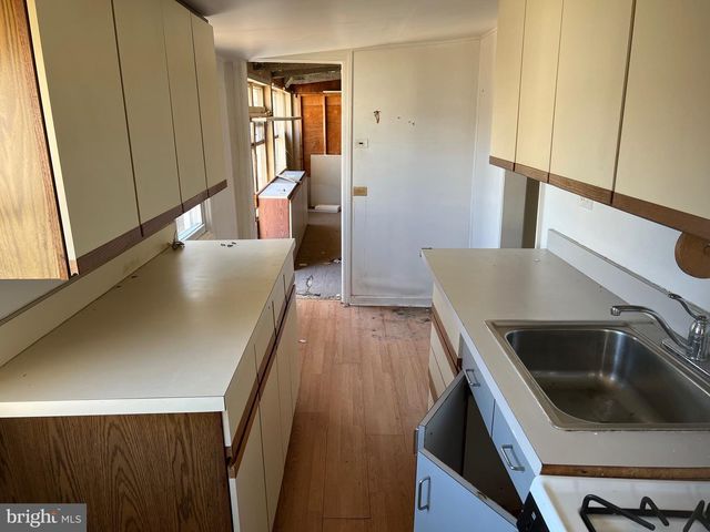 8019 EDGEWATER AVE, Rosedale, MD 21237
