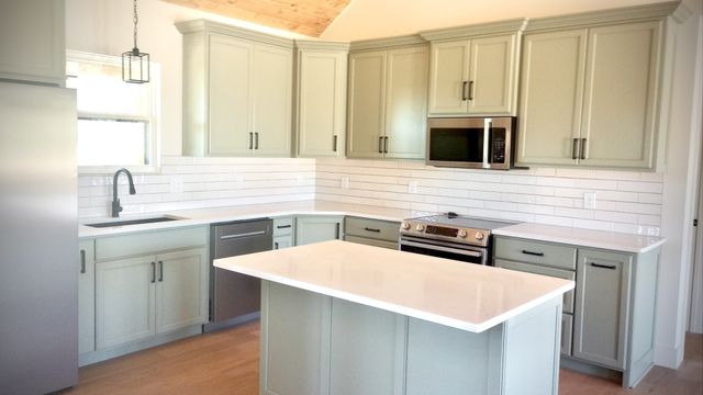 11726 West Green Hill Rd, Smithville, TN 37166