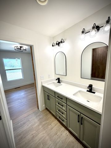 11726 West Green Hill Rd, Smithville, TN 37166
