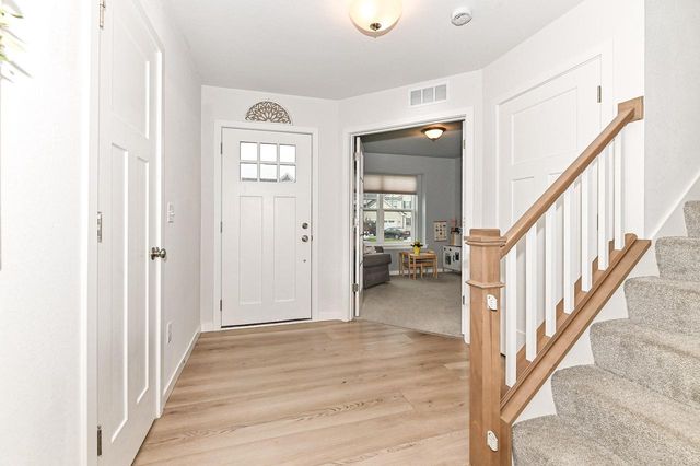 663 East Bluff CIRCLE, Waterford, WI 53185