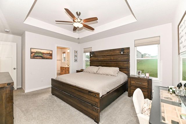 663 East Bluff CIRCLE, Waterford, WI 53185
