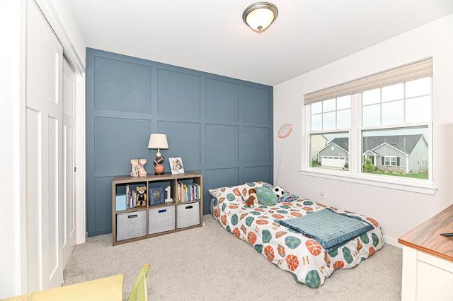 663 East Bluff CIRCLE, Waterford, WI 53185