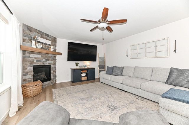 663 East Bluff CIRCLE, Waterford, WI 53185