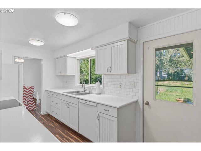 155 N MAPLE St, Kelso, WA 98626
