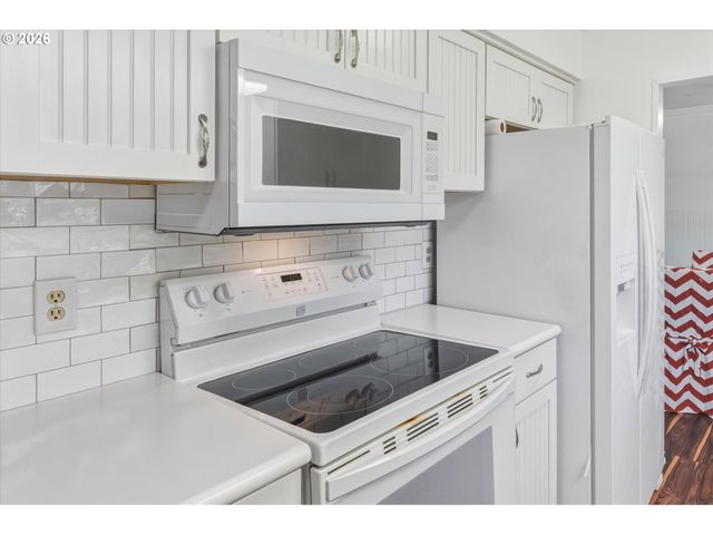 155 N MAPLE St, Kelso, WA 98626