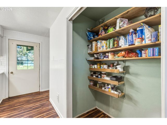 155 N MAPLE St, Kelso, WA 98626