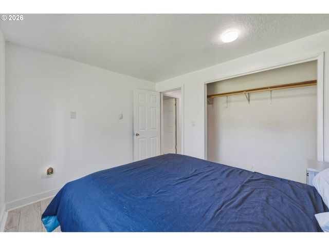 155 N MAPLE St, Kelso, WA 98626