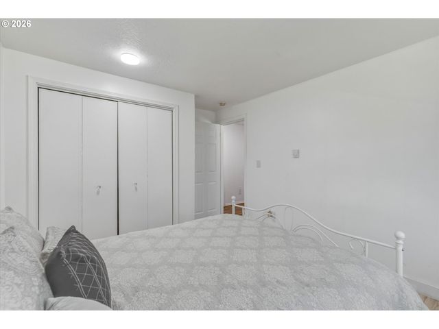 155 N MAPLE St, Kelso, WA 98626