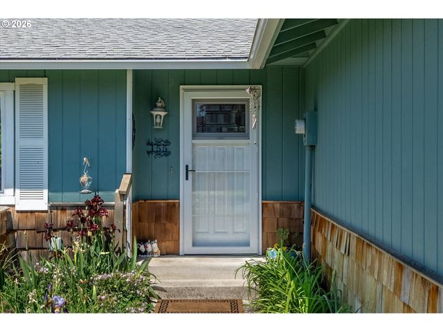 155 N MAPLE St, Kelso, WA 98626