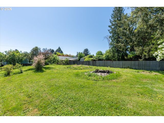155 N MAPLE St, Kelso, WA 98626