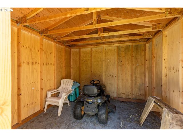 155 N MAPLE St, Kelso, WA 98626