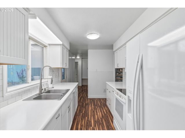 155 N MAPLE St, Kelso, WA 98626