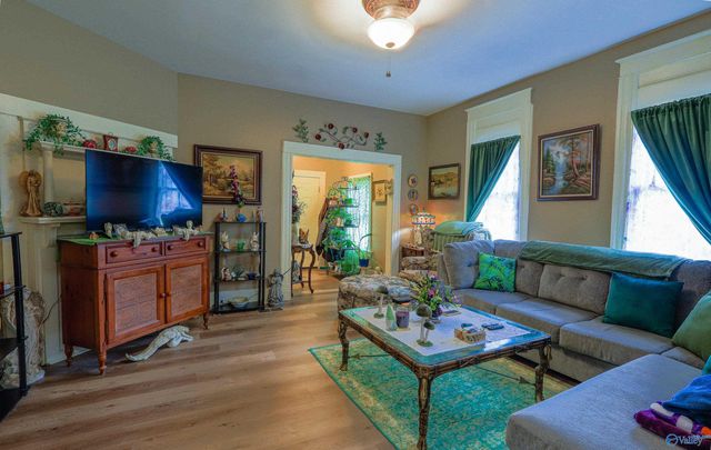 411 5th Avenue Sw, Decatur, AL 35601