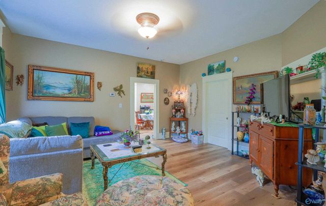 411 5th Avenue Sw, Decatur, AL 35601