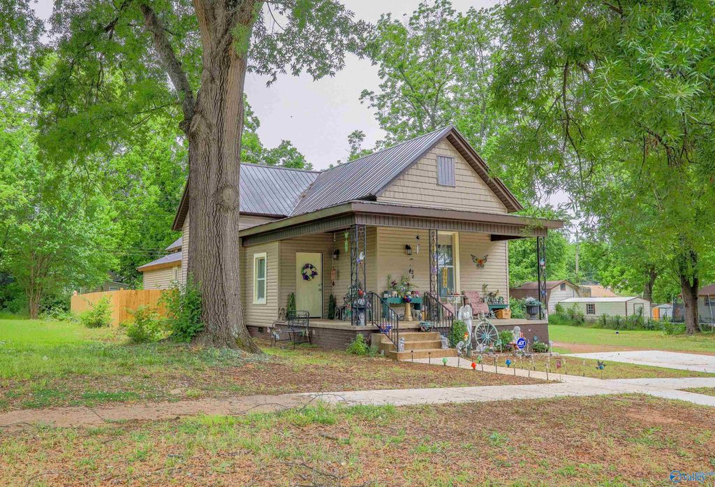 411 5th Avenue Sw, Decatur, AL 35601