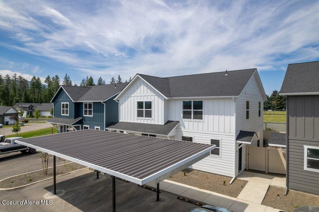 16 Potlatch Lp, Priest River, ID 83856
