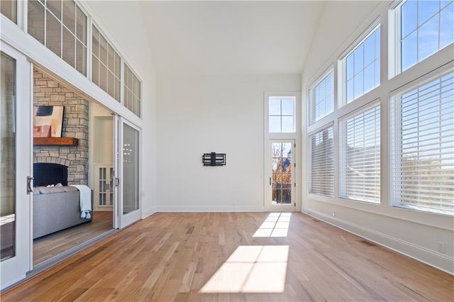 16520 Ballentine Street, Overland Park, KS 66221