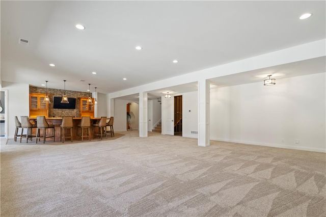 16520 Ballentine Street, Overland Park, KS 66221