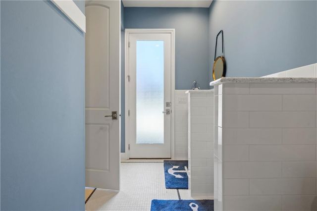 16520 Ballentine Street, Overland Park, KS 66221