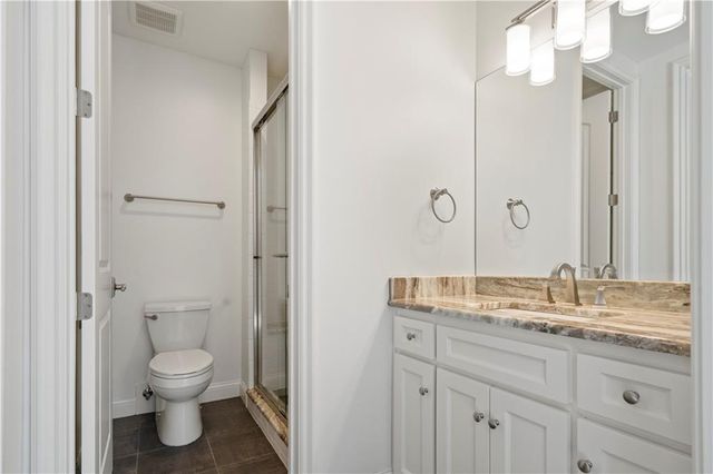 16520 Ballentine Street, Overland Park, KS 66221