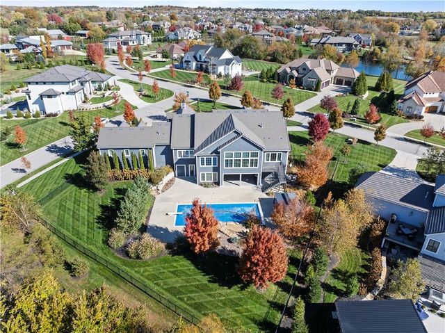 16520 Ballentine Street, Overland Park, KS 66221