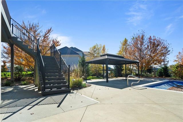 16520 Ballentine Street, Overland Park, KS 66221