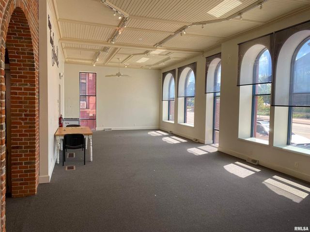 1500-1506 RIVER Drive, Moline, IL 61265