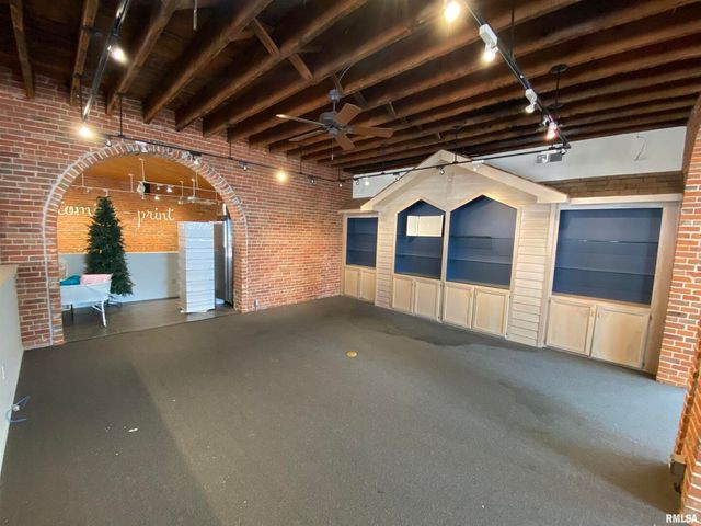 1500-1506 RIVER Drive, Moline, IL 61265