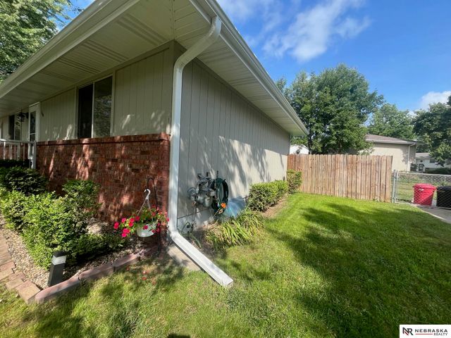 210 Bridger Road, Lincoln, NE 68521