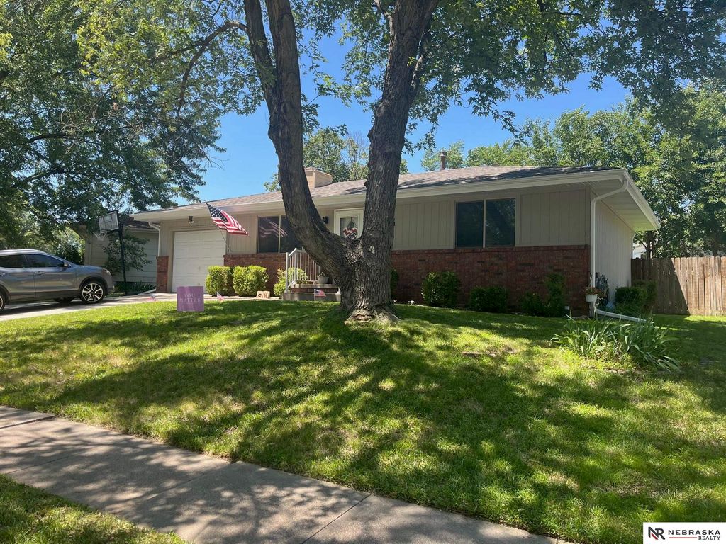 210 Bridger Road, Lincoln, NE 68521