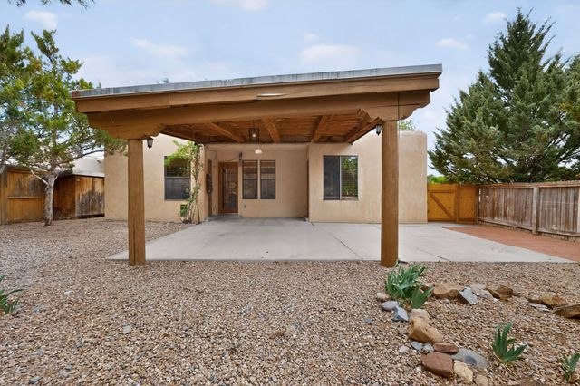 1908 Calle Miquela, Santa Fe, NM 87505
