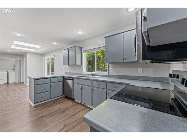 36440 ORR Cir, Sandy, OR 97055