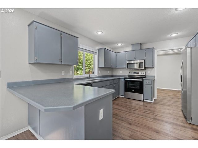 36440 ORR Cir, Sandy, OR 97055