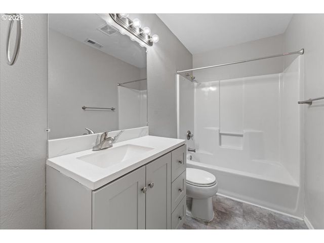 36440 ORR Cir, Sandy, OR 97055