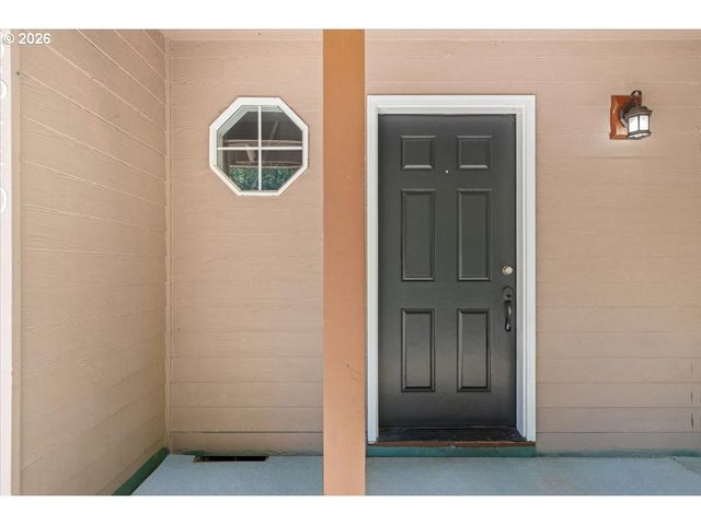 36440 ORR Cir, Sandy, OR 97055