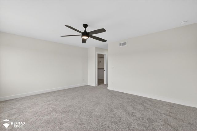 8100 Peninsula Circle, Grand Blanc, MI 48439
