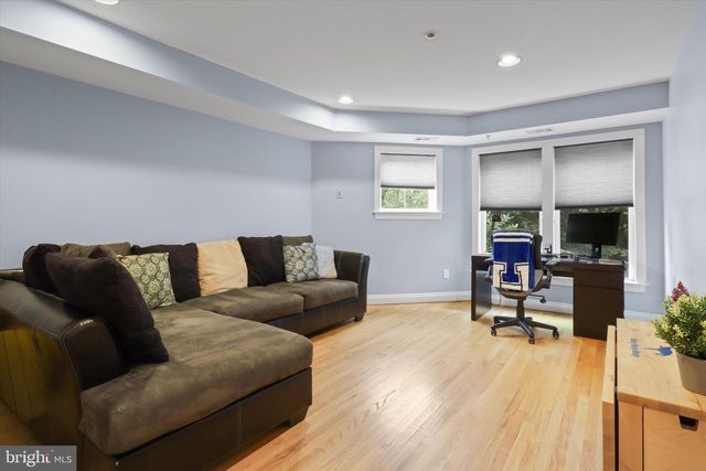 2058 BEACON HEIGHTS DR, Reston, VA 20191