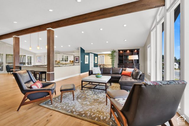 1095 S OAK HILLS WAY, Salt Lake City, UT 84108