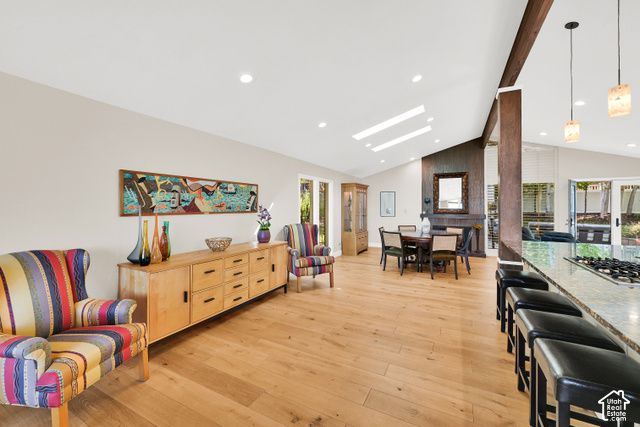 1095 S OAK HILLS WAY, Salt Lake City, UT 84108