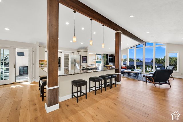 1095 S OAK HILLS WAY, Salt Lake City, UT 84108