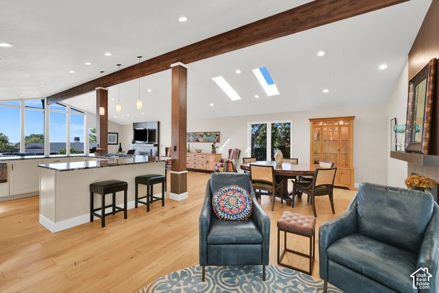 1095 S OAK HILLS WAY, Salt Lake City, UT 84108