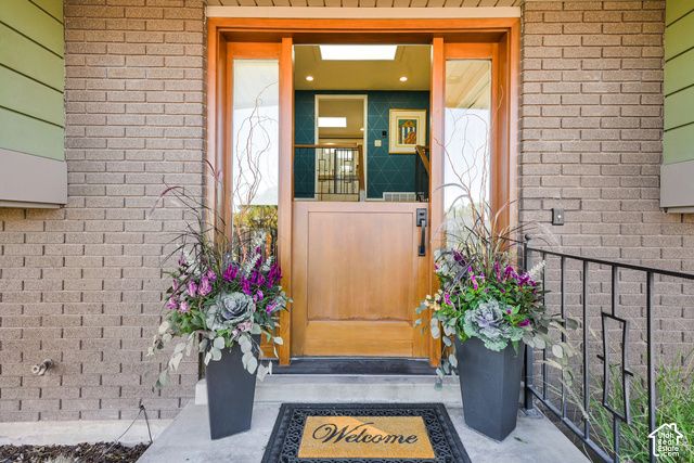 1095 S OAK HILLS WAY, Salt Lake City, UT 84108