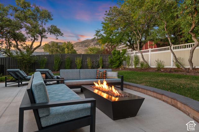 1095 S OAK HILLS WAY, Salt Lake City, UT 84108