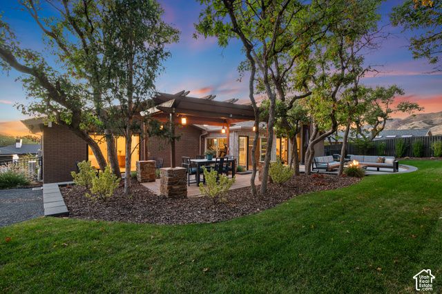 1095 S OAK HILLS WAY, Salt Lake City, UT 84108
