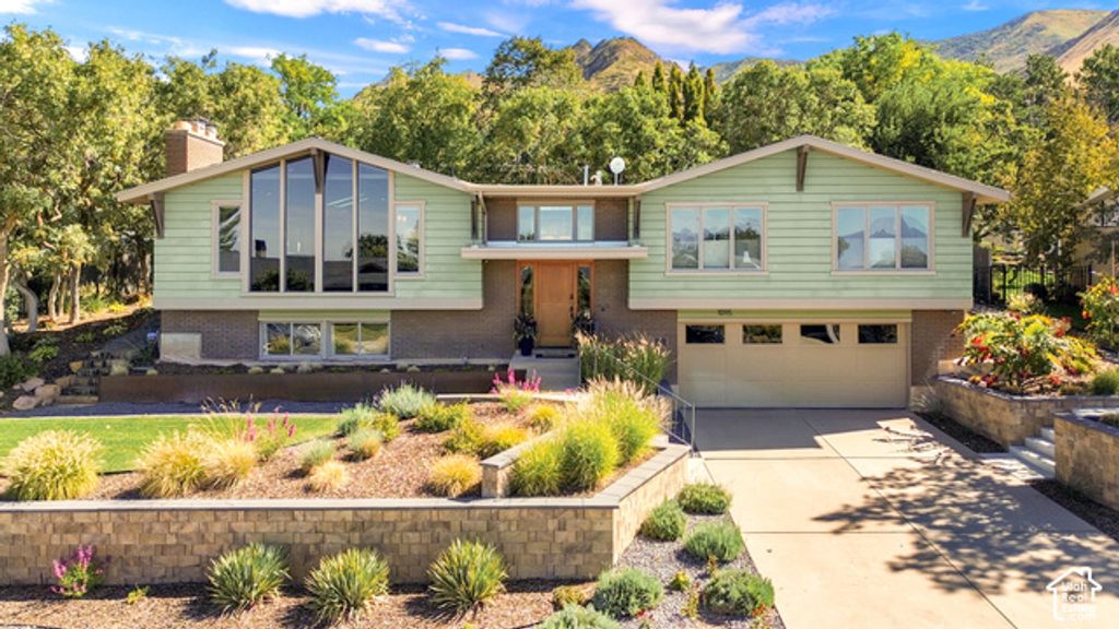 1095 S OAK HILLS WAY, Salt Lake City, UT 84108