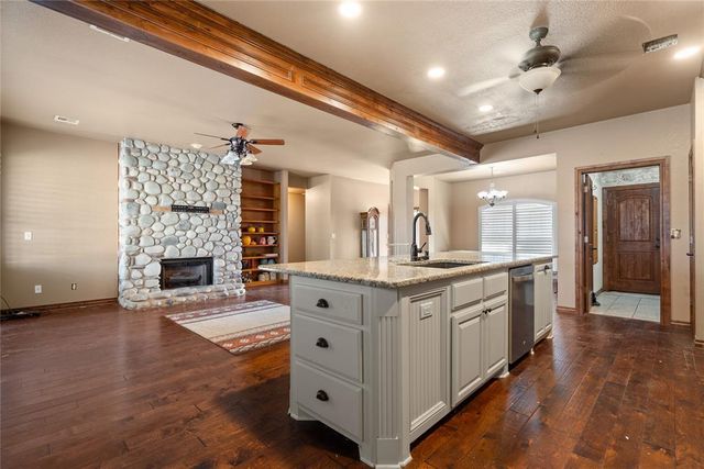 1835 E Redbud Road, Washington, OK 73093