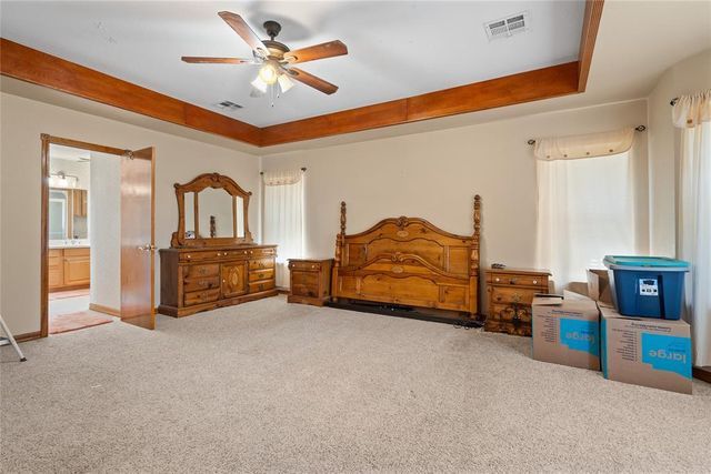 1835 E Redbud Road, Washington, OK 73093