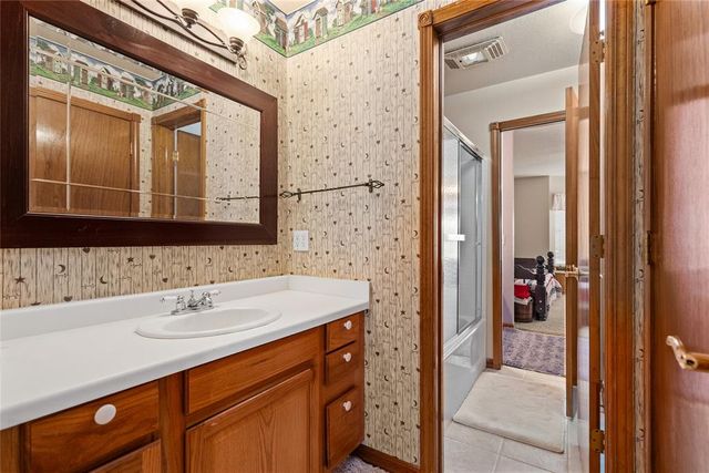 1835 E Redbud Road, Washington, OK 73093