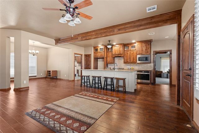 1835 E Redbud Road, Washington, OK 73093