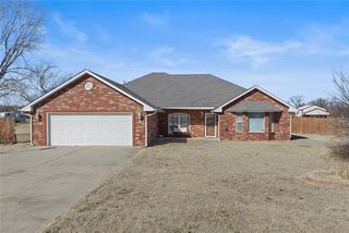 1835 E Redbud Road, Washington, OK 73093